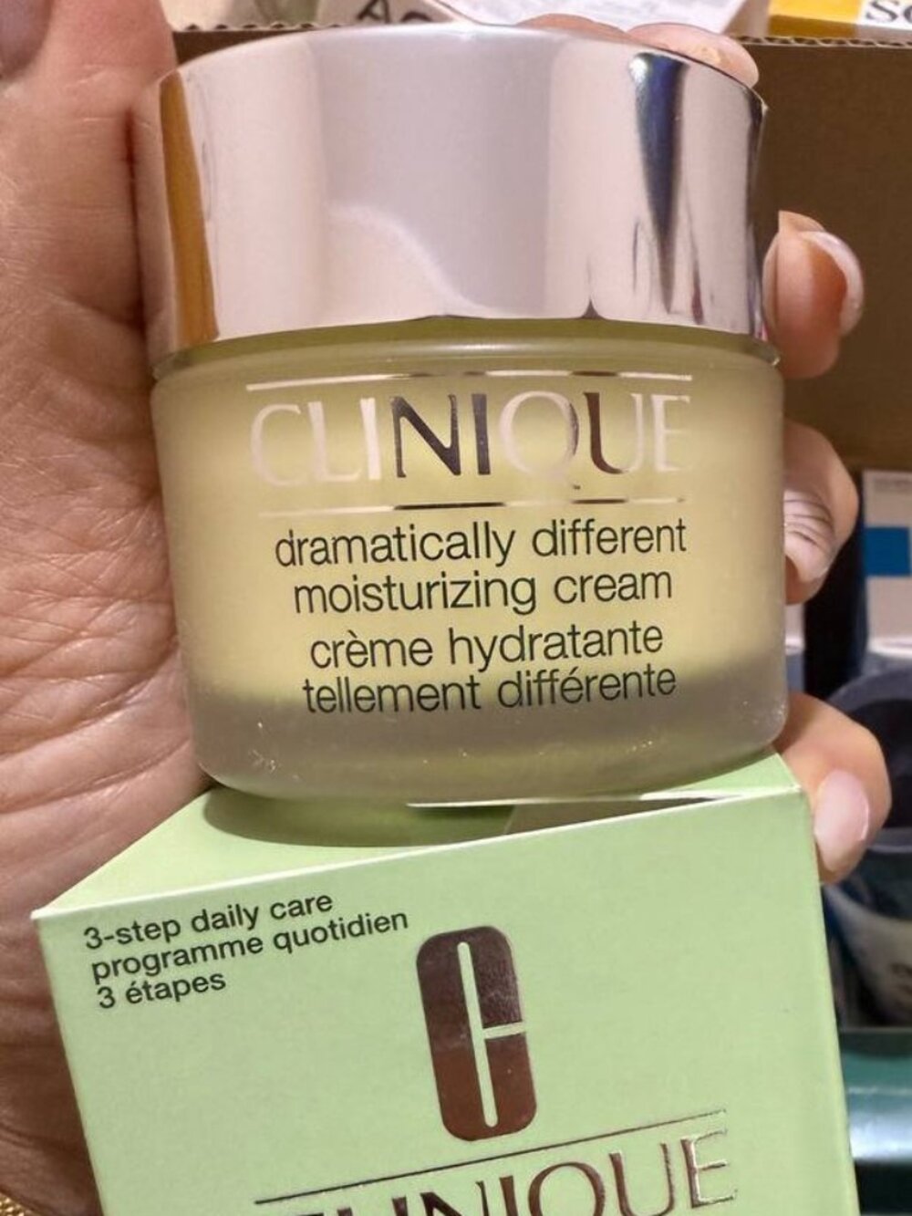 Clinique 3-Step Dramatically Different Moisturizing + Hydrating Face Cream